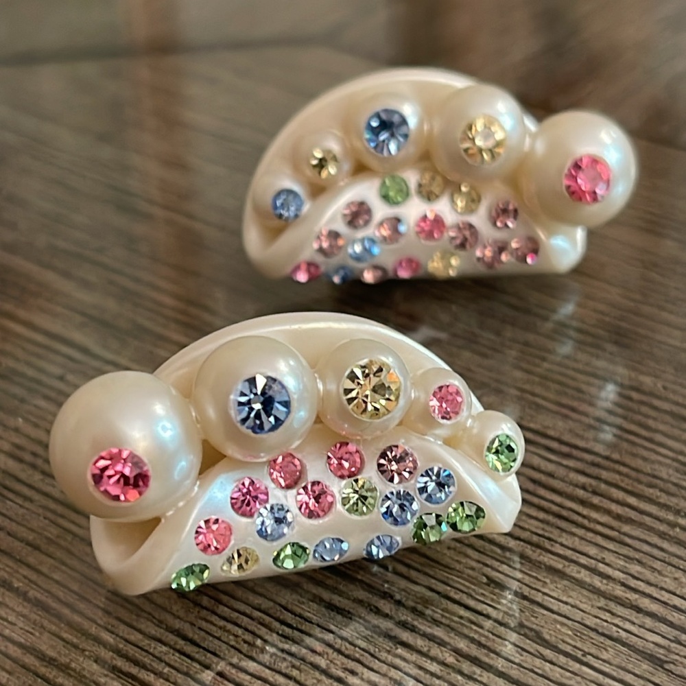 Vintage Unique Shaped Thermoset & Pastel Rhinestone Clip Earrings - Picture 13 of 16
